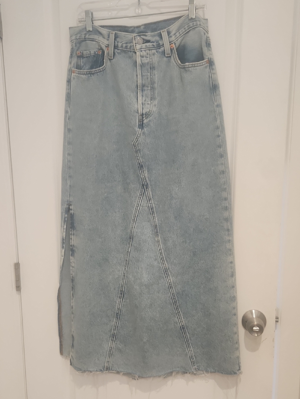 Levi's Light Blue Denim Maxi Skirt Button Fly Raw Hem - Picture 2 of 13